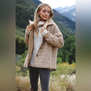 NWT! Women’s jacket. Size: Small!